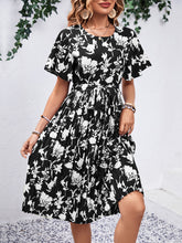 Load image into Gallery viewer, Printed Round Neck Short Sleeve Dress
